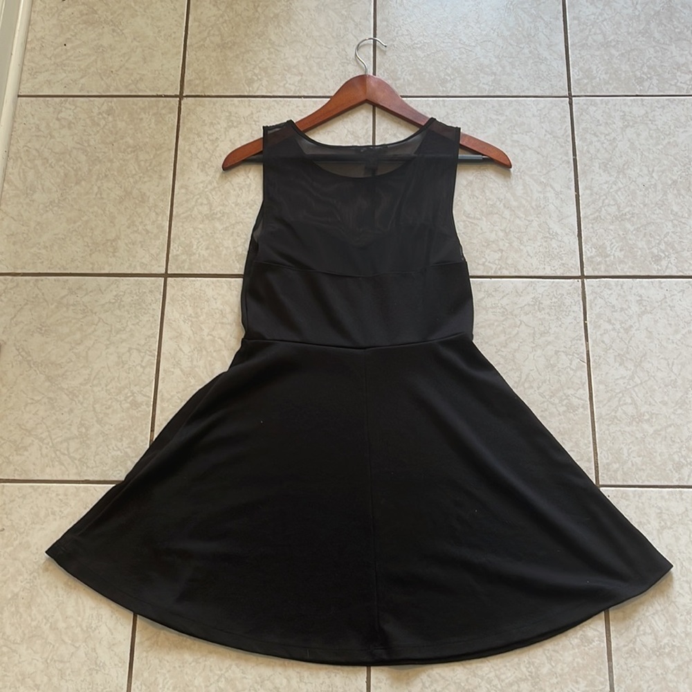 Forever 21 sleeveless women’s dress - Picture 2 of 7